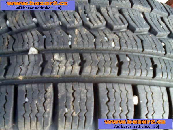 Kompletní 4 X zimní pneu včetně plech 195/60 R 15