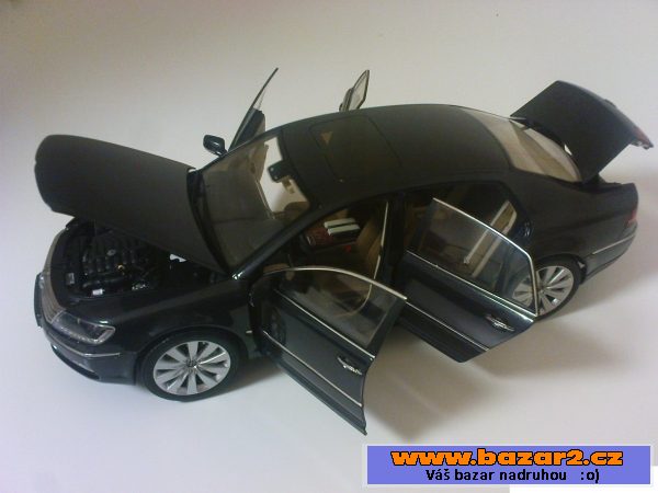 Model 1:18 VW Phaeton.