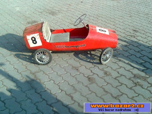 Koupím šlapací auto Moskvič