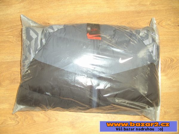 Nike zimní nová (XL)