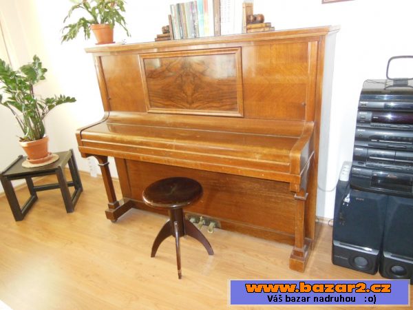 Piano Petrof z r. 1932