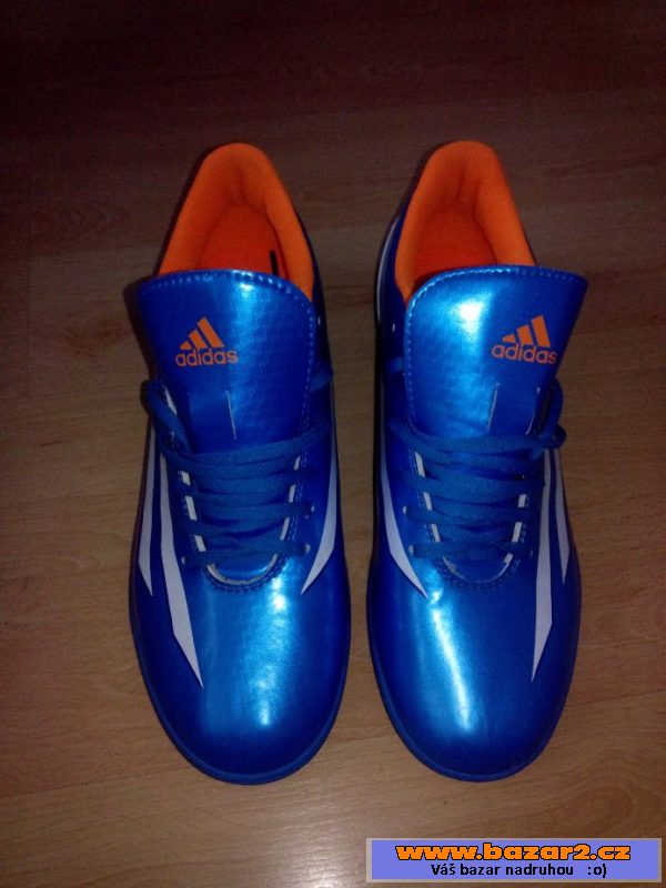 Sportovní boty Adidas F5
