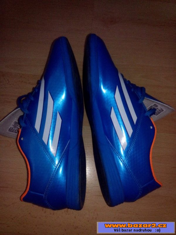 Sportovní boty Adidas F5