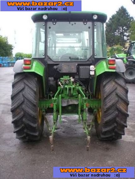 John Deere 5215