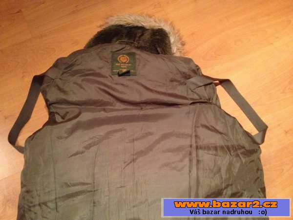 Péřovka Pull & Bear