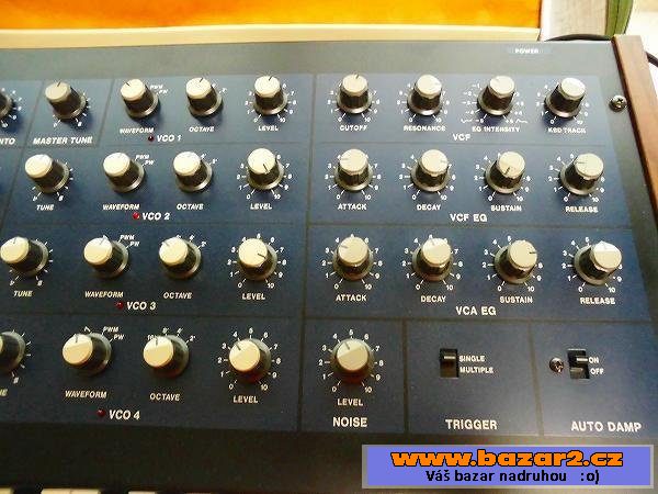 Korg Mono / Poly 44-Key Analogový 