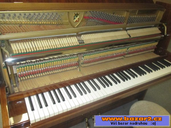piano, pianino, klavír Petrof