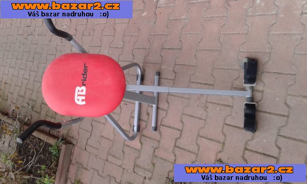 Posilovací stroj