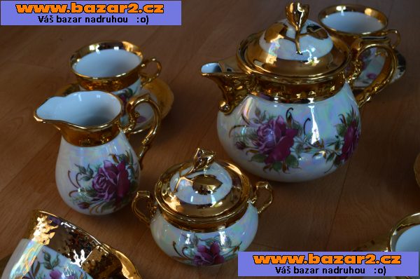 porcelánový servis