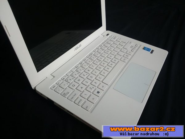 Asus X200M zánovní