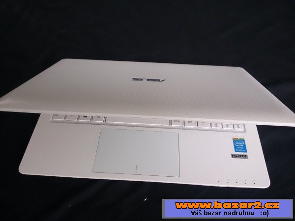 Asus X200M zánovní