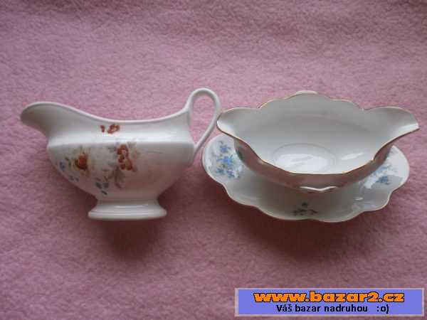 Omáčník porcelánový bílý s květy 