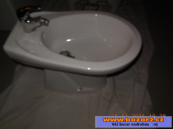 Umyvadlo a bidet od Jika.