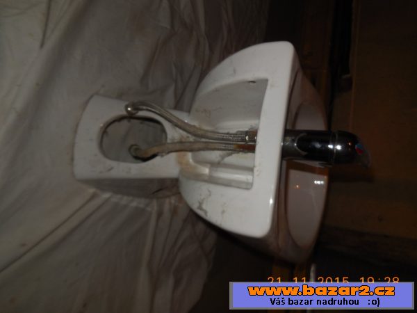 Umyvadlo a bidet od Jika.
