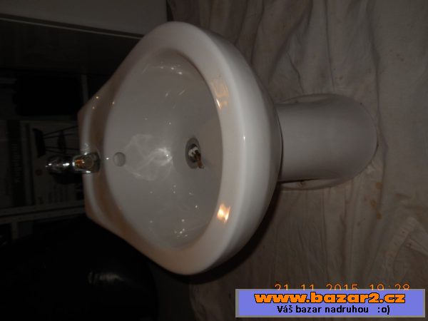 Umyvadlo a bidet od Jika.