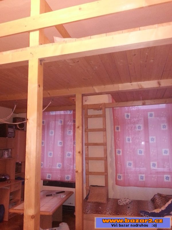 Prodám velké dřevěné patro