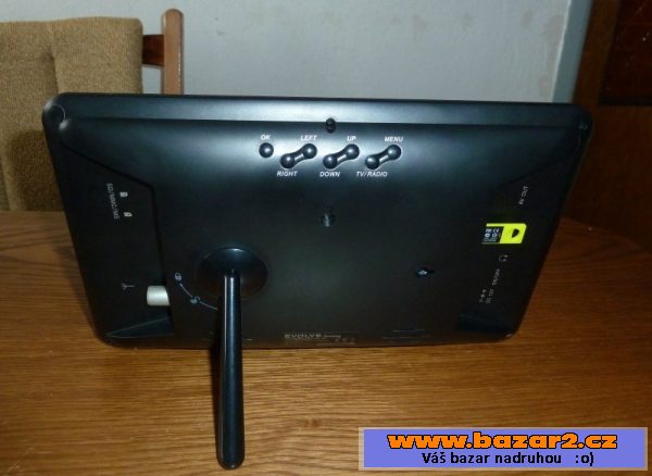 Přenosný LCD DVB-T do auta