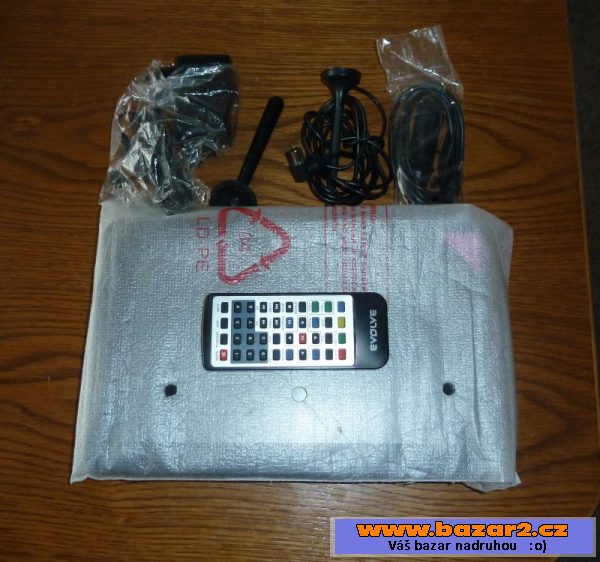 Přenosný LCD DVB-T do auta