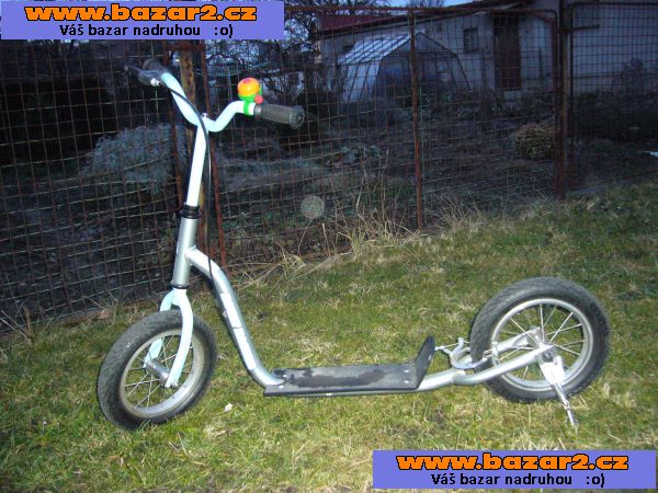 Koloběžka Mount Machine