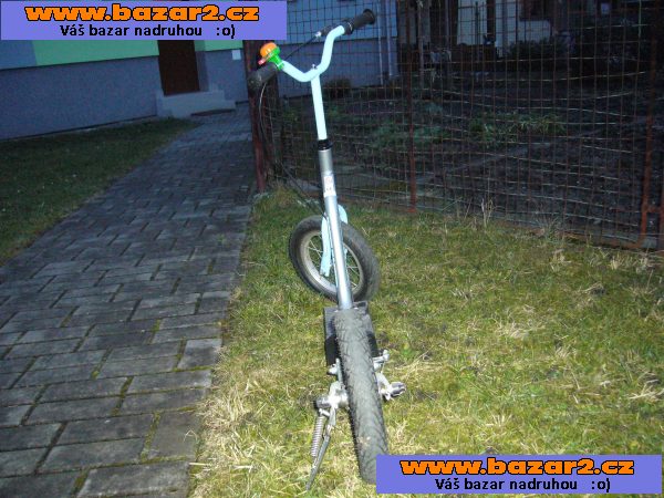 Koloběžka Mount Machine