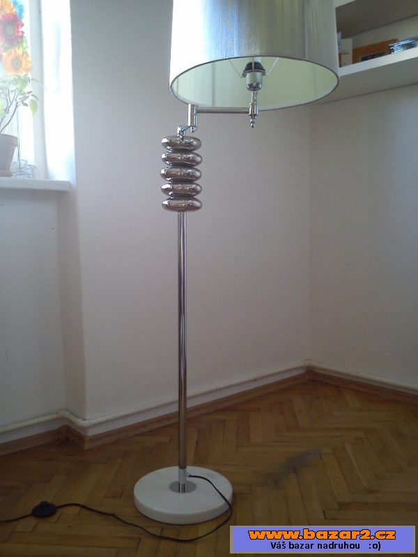 Lampa stojací designová