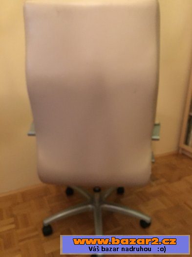 Kožené kancelářské křeslo 