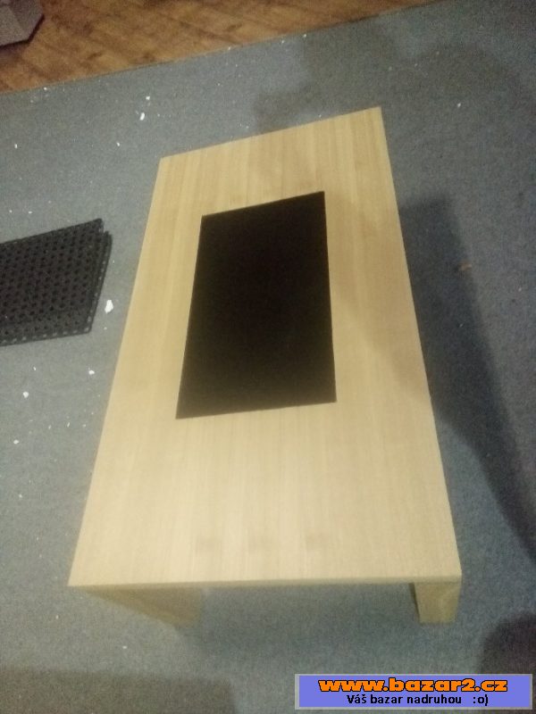 Nový konferenční stůl dřevěný