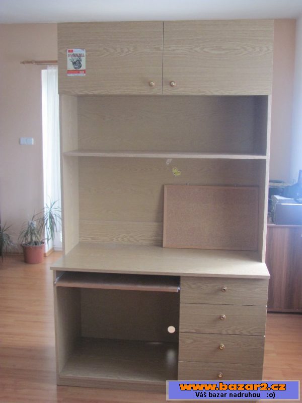 Nabízím psací stůl s nástavcem