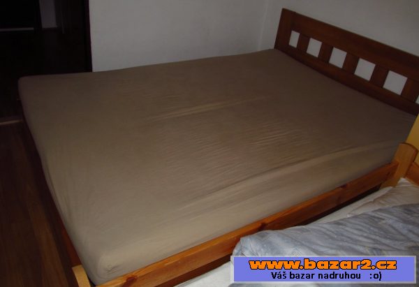 Dvoulůžková postel Jacques, masiv