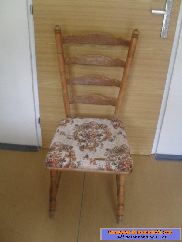 PRODÁM STAROŽITNÉ ŽIDLE - 2ks