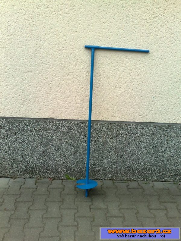 Vrták na plotové sloupky 