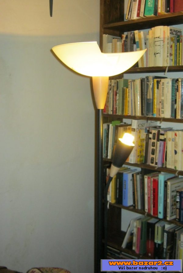 Stojací stmívací lampa