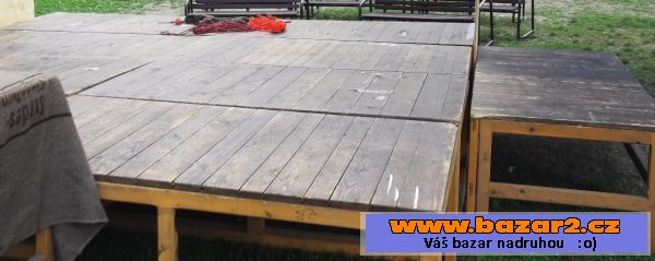 Podium dřevěné mobilní praktikabel