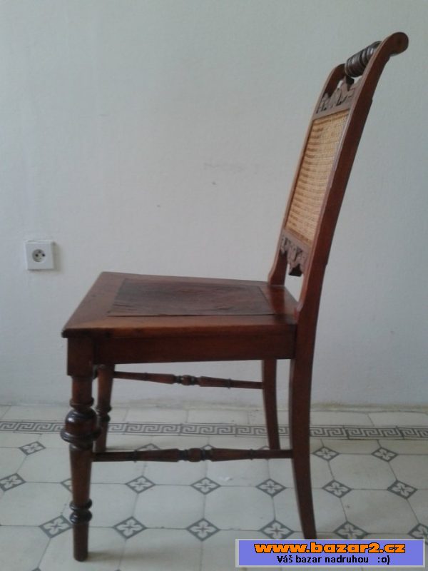 Starožitné dřevěné židle