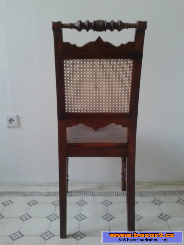 Starožitné dřevěné židle