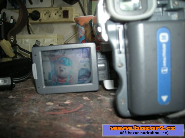 Kamera SONY za babku