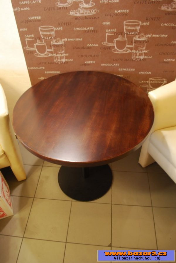Lavazza, stoly, židle, výčep,kofola