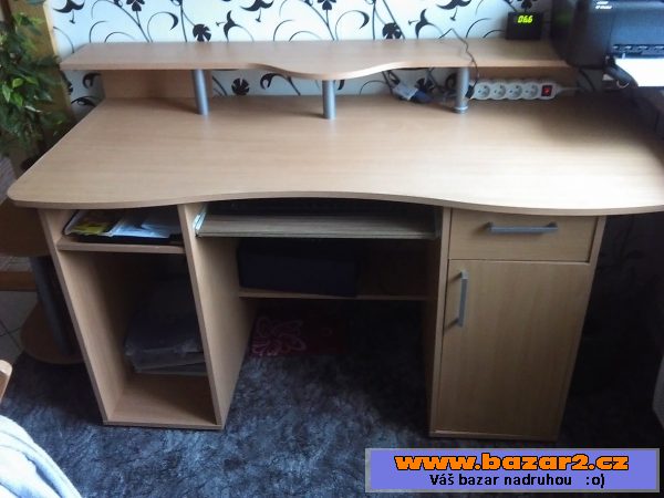PC STŮL