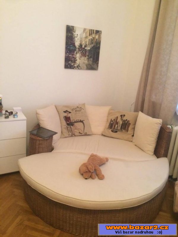 Ratanova sofa v perfektním stavu