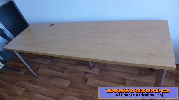 Stůl nebo pracovní deska barvy olše