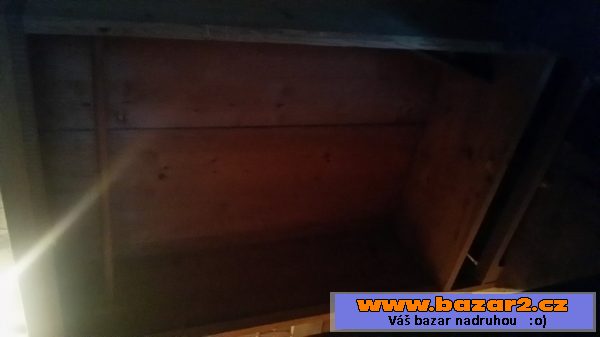 Skříně a postele