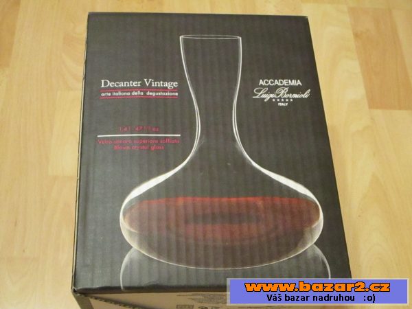 Nový italský designový decanter