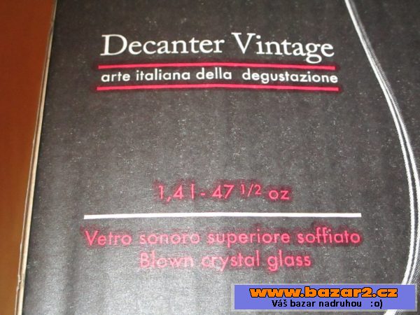 Nový italský designový decanter