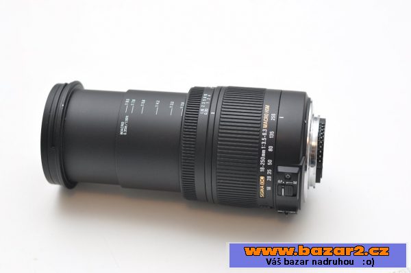 Sigma 18–250 DC MACRO HSM NIKON
