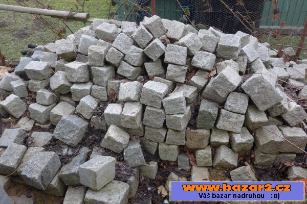 Žulové dlažební kostky cca 15*15 cm