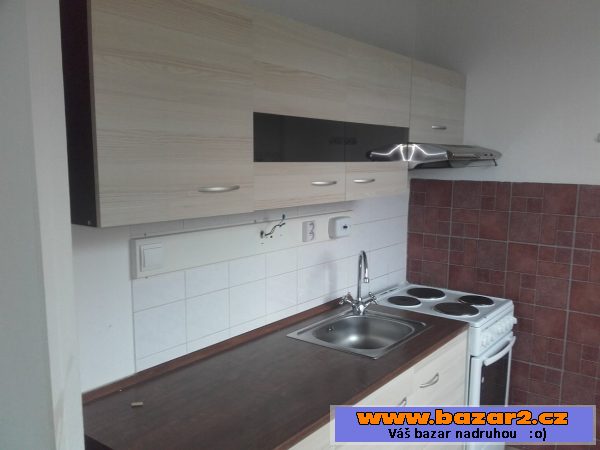 Kuchyňská linka 210 cm - komplet 