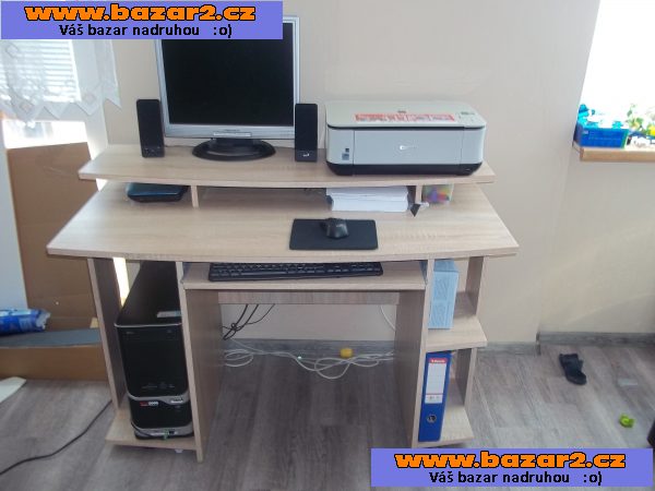 PC stůl