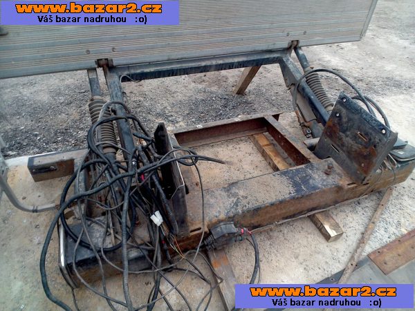 skřín s elektrickým čelem