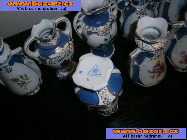 sbírka amforek(váziček) porcelánových, 17 kusů, značka DUX