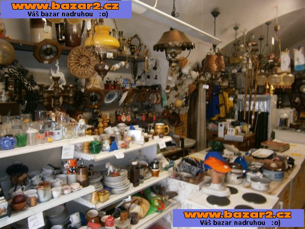 sbírka amforek(váziček) porcelánových, 17 kusů, značka DUX